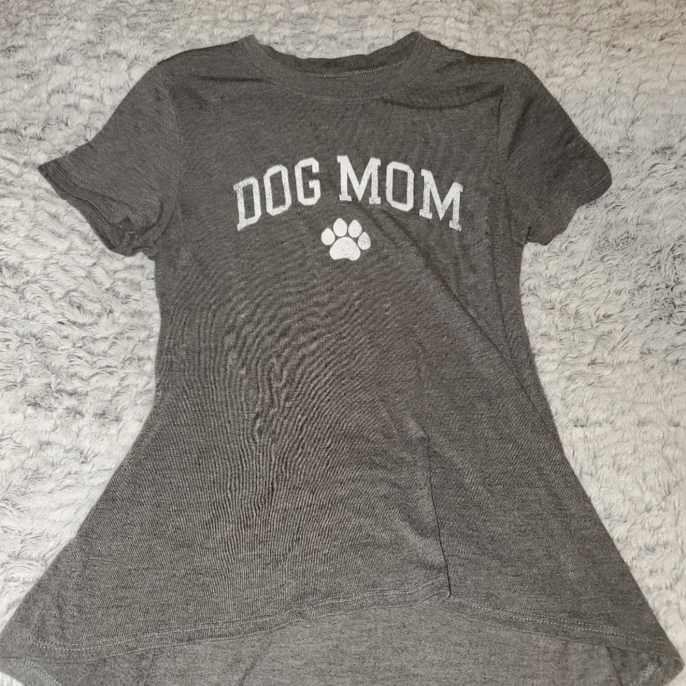 Dog mom tee